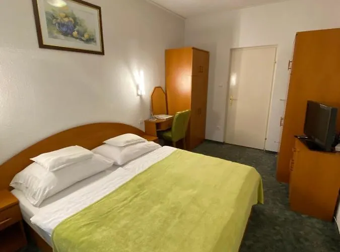 ゲストハウス Valeria 3*